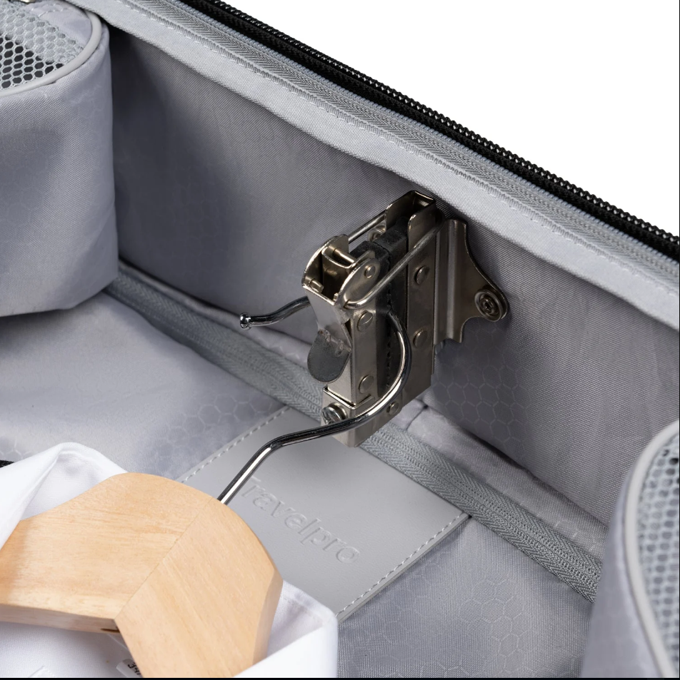 TRAVELPRO MAXLITE CHECKED ROLLING PORTE-COSTUME